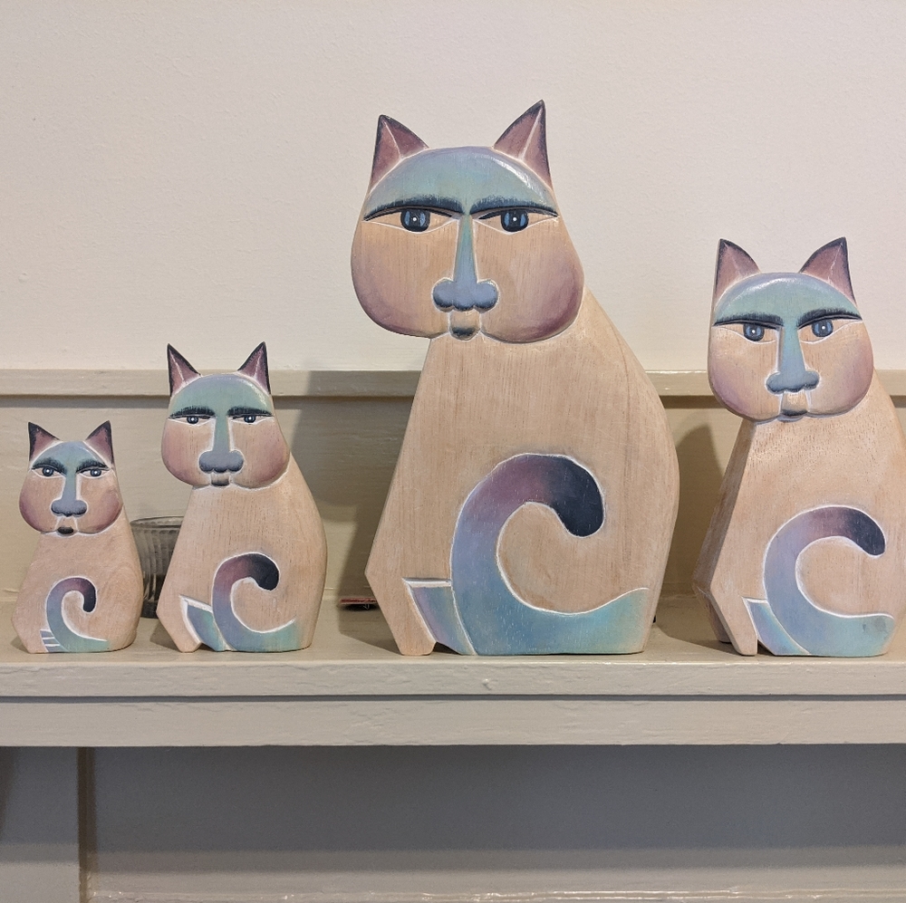 4 pc Wooden Hombre Cat Family Statues Decor
